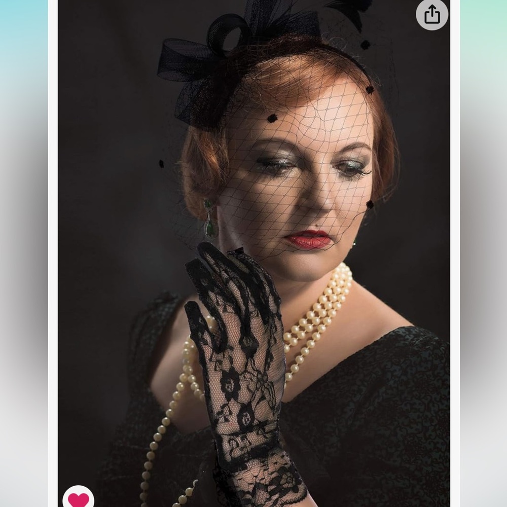 Black lace gloves & Feather Bow Mesh Clip on Halloween - Picture 10 of 12